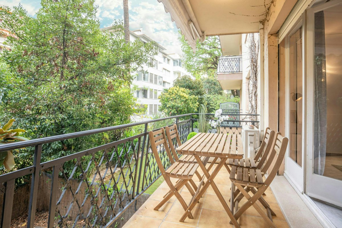 A Time to Love, Provence-Alpes-Côte d'Azur
