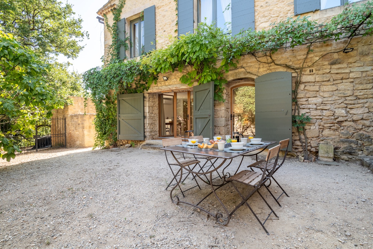 Bonnieux Blooms, Provence-Alpes-Côte d'Azur
