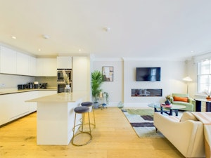 Marylebone Mews image 13