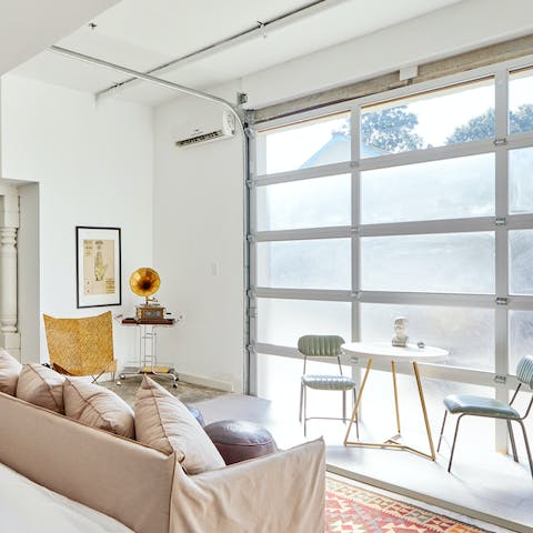 Start the day with a hearty breakfast in the light-filled living space
