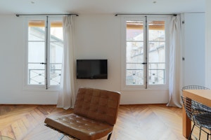 Paris by Picasso image 12