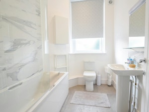 Surf Heights image 3