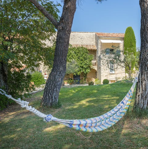 Relax in the Hammock at the foot of the Midi-Alpes