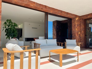 Cannes Bay Vistas image 15