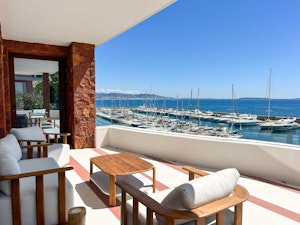 Cannes Bay Vistas image 12