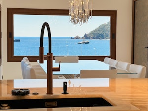 Cannes Bay Vistas image 10