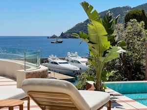 Cannes Bay Vistas image 4