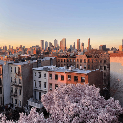 Explore the best of the Big Apple from your north Brooklyn base