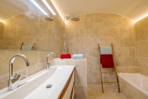 Ready, Set, Gordes image 14