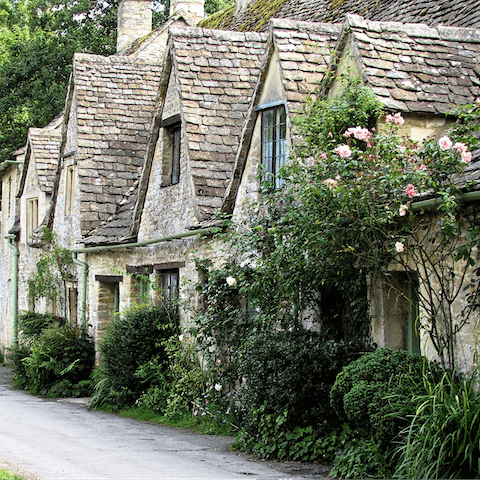 Stay in the pretty town of Chipping Norton, close to shops and pubs