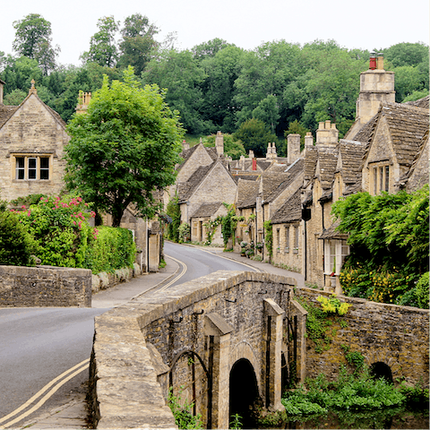 Explore the picturesque Cotswolds villages by car – Stow-on-the-Wold is forty minutes by car