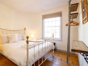 Coastal Cottage Escape image 9