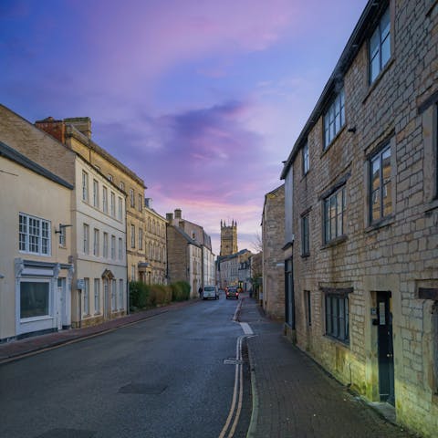 Take a stroll down to the centre of the cosy market town of Cirencester