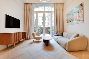Sundays in Paris image 1