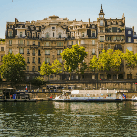 Treat your group to a boat tour along the Seine