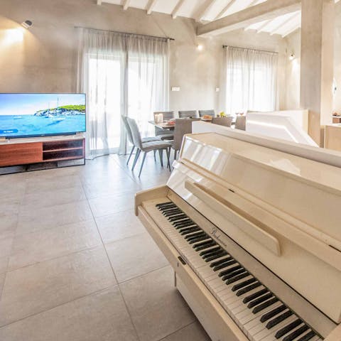 Entertain yourself and guests on the home piano