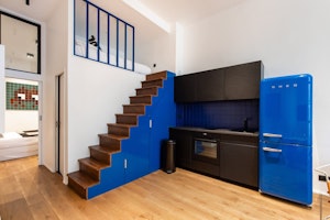 Sentier Steps image 11