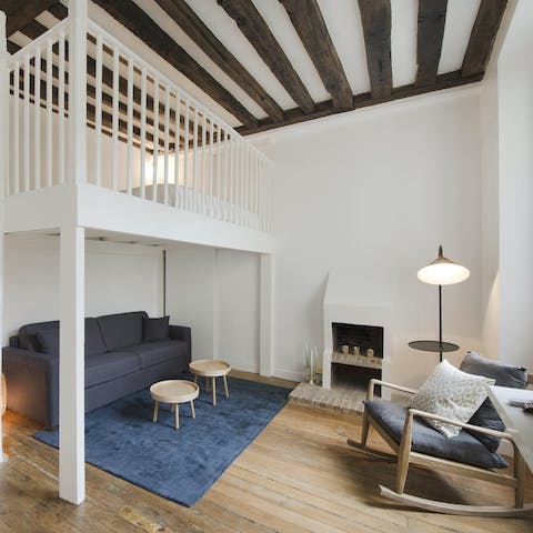 Enjoy the cosy living space of this charming Parisian abode