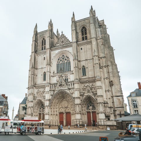 Stroll around the heart of Nantes and stop to admire the city's Gothic cathedral 