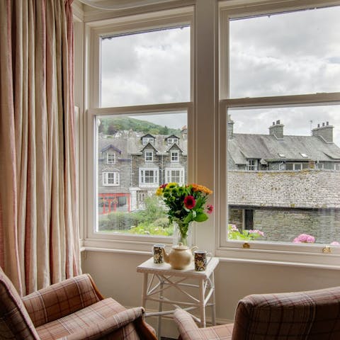 Start your day with a coffee in the cosy armchair, overlooking the cottages