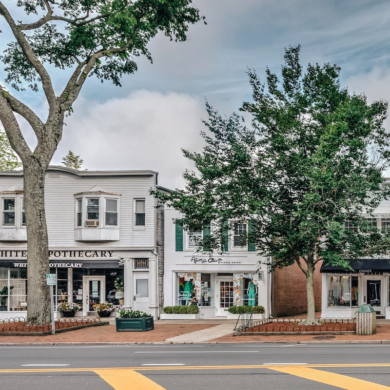 Stroll through the picture-perfect town of Spring in East Hampton