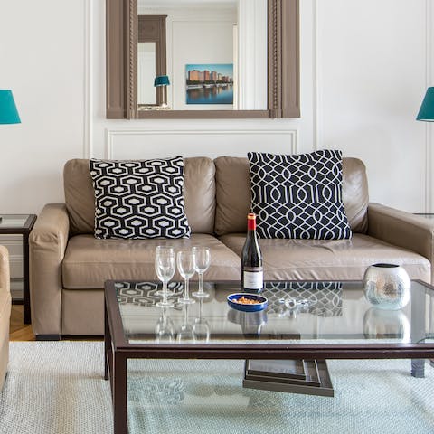 Relax on the plush sofas with a bottle of pinot noir in the evening