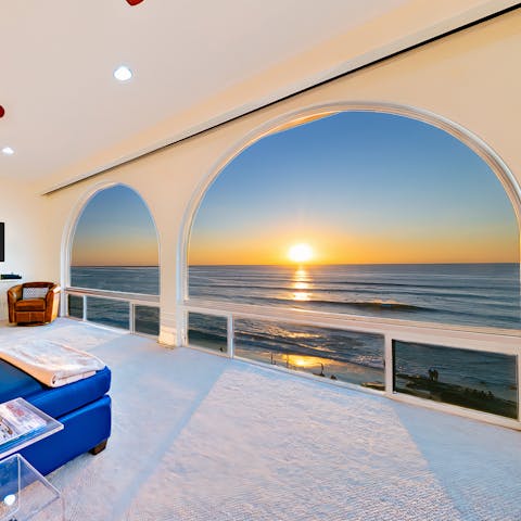 Enjoy breathtaking Pacific views from every angle 