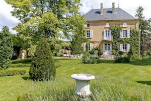 Belle Époque Beauty