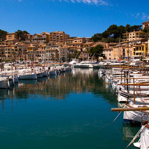Discover the beautiful beaches and bustling marinas of Mallorca