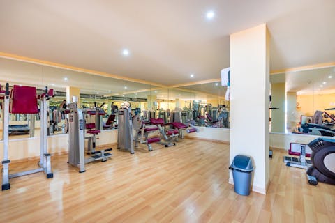 Keep fit in the well-equipped on-site gym