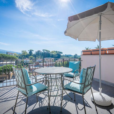 Wake up with a traditional Italian breakfast on the balcony