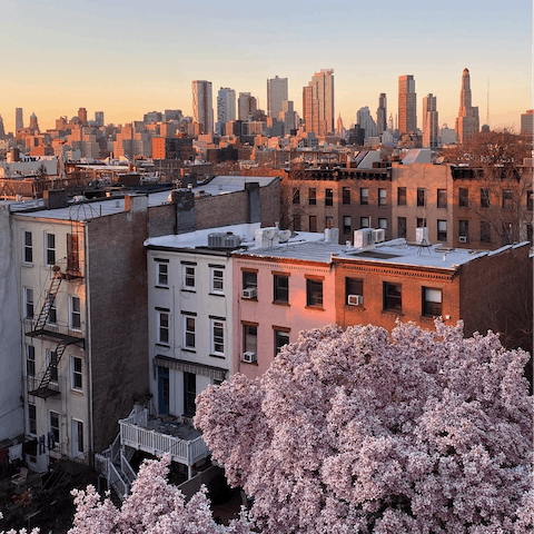 Stay in the Greenpoint neighbourhood of Brooklyn – just a thirty-minute drive into the city