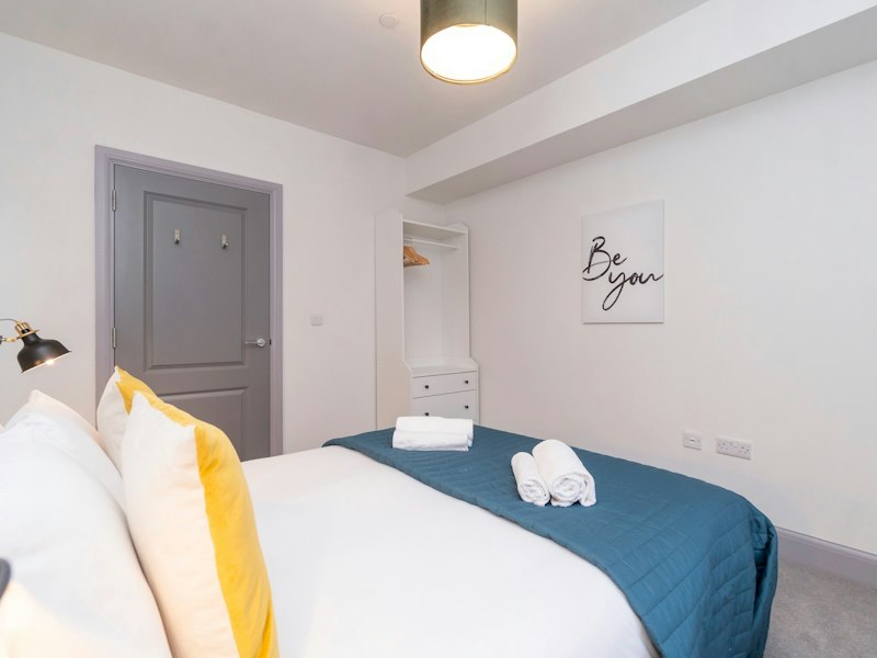 Lady Daphne additional image