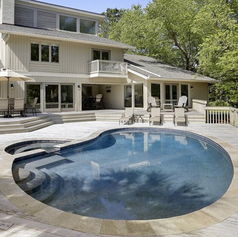 Take a dip in the pool on hot summer days or warm up in the jacuzzi on cool nights