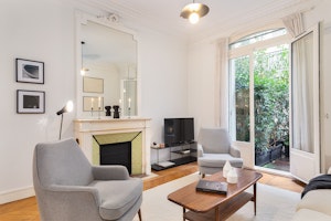 Leafy Terrace image 10