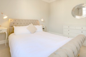 Regency Glow image 11