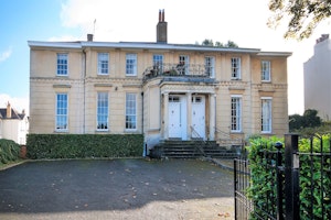 Regency Glow image 10