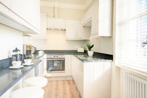 Regency Glow image 2