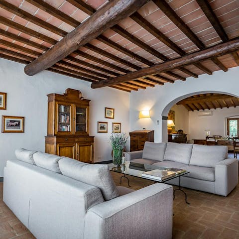 Relax amid traditional Tuscan features