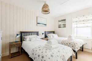 Harbour Delight image 2