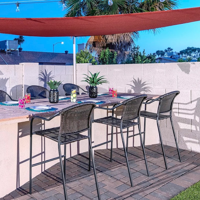 Share alfresco meals in the garden