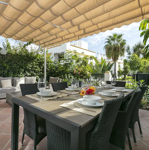 Serve up sumptuous light lunches under the cover of the retractable shade