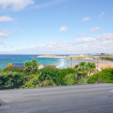 Admire the sea from the spacious glass porch 