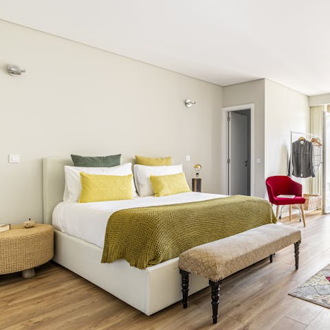 Wake up in the luxurious bed, feeling rested and ready for another day of Porto sightseeing