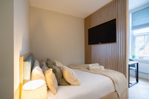 Chelsea Nights image 9