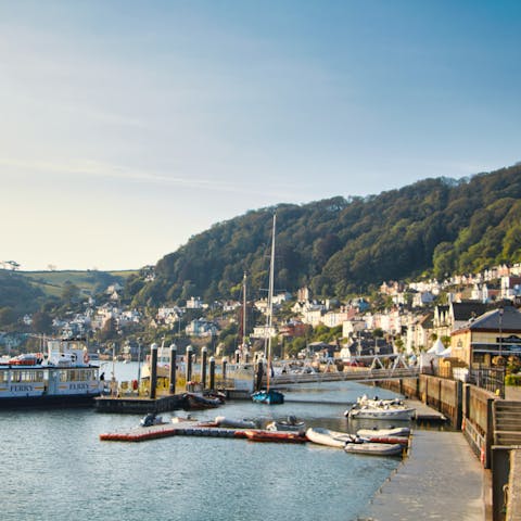 Visit the idyllic town of Dartmouth, a twenty-minute drive away, and explore its beaches, galleries, shops, and more