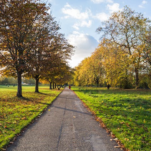 Enjoy a stroll around Hyde Park – right outside your door