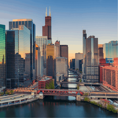 Explore the city from your excellent location in the South Loop