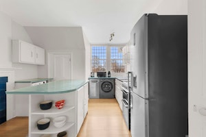London Tales image 14