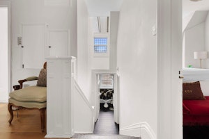 London Tales image 13